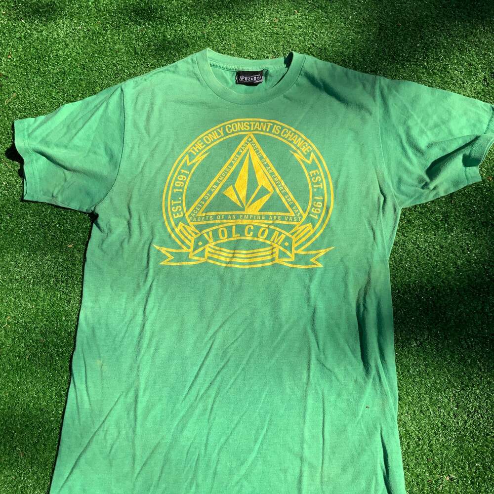 Vintage Volcom 'The Only Constant Is Change' Graphic Skate T-Shirt Green Size Sm